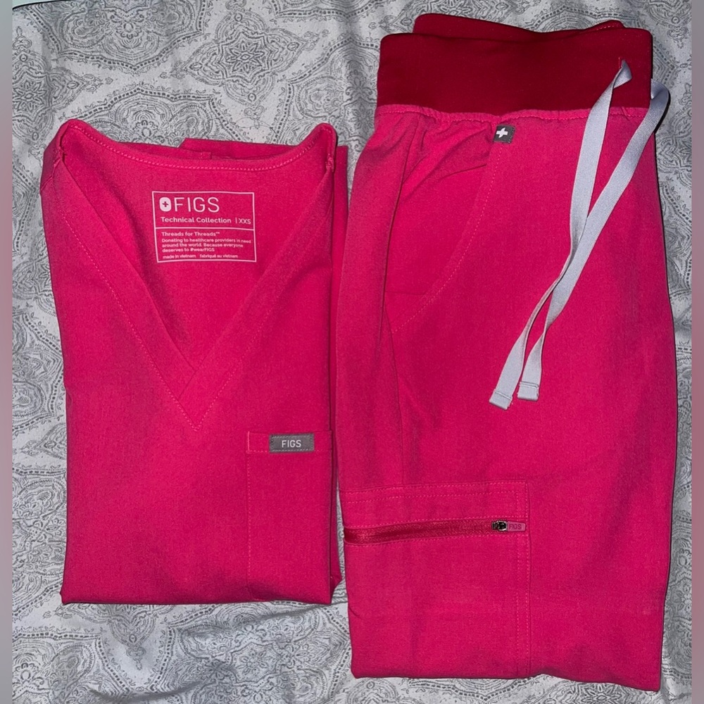 Figs Scrubs Set Color Shocking Pink/Hot Pink (XXS Catarina & Petite XXS Zamora